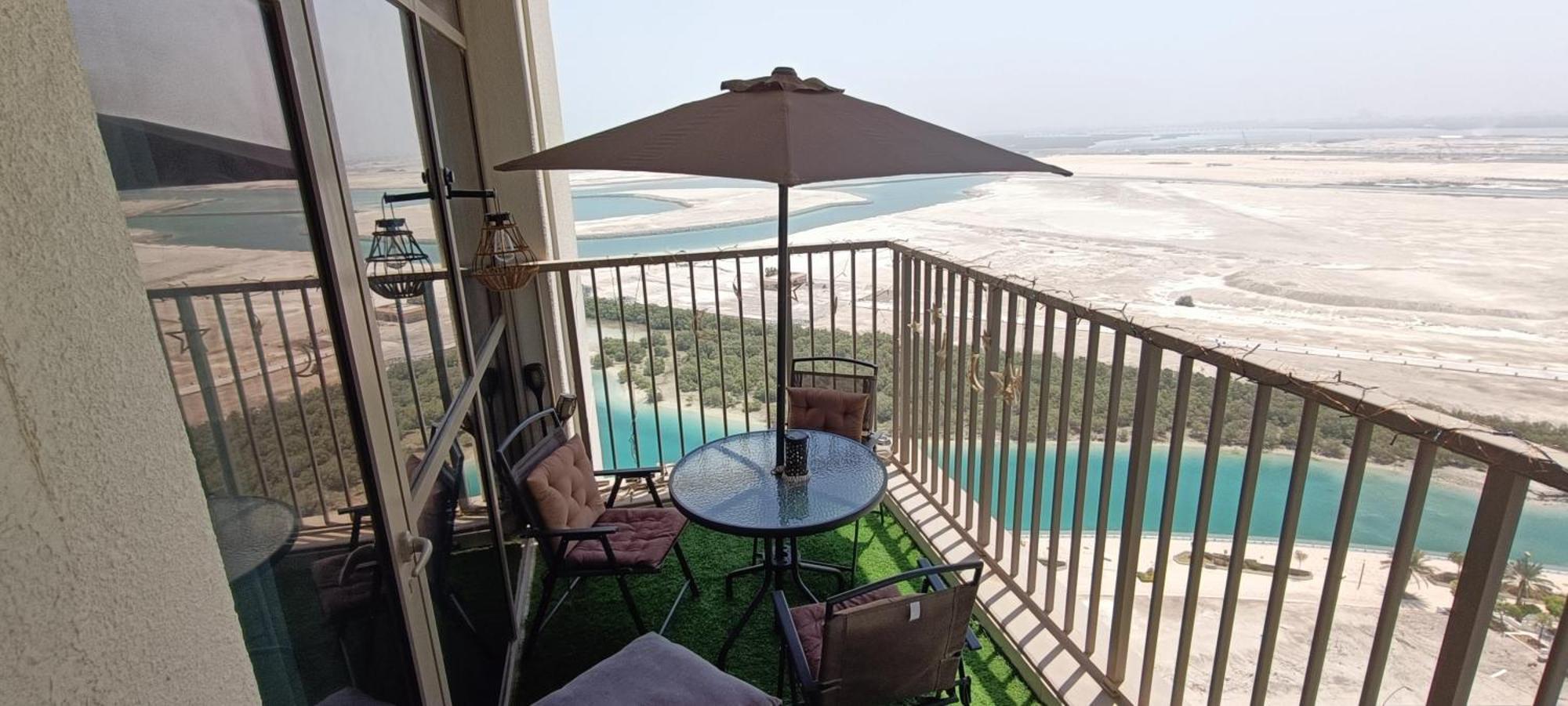 Upscale 2br With A Complete View Of The Sea On Al Reem Island Apartment