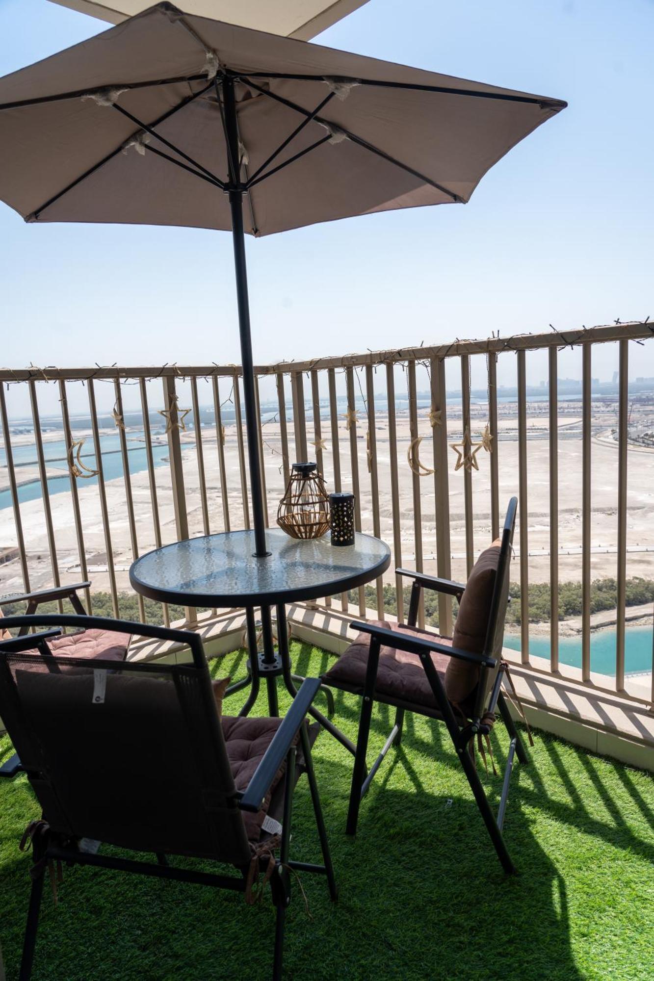 Apartment Upscale 2br With A Complete View Of The Sea On Al Reem Island Abu Dhabi